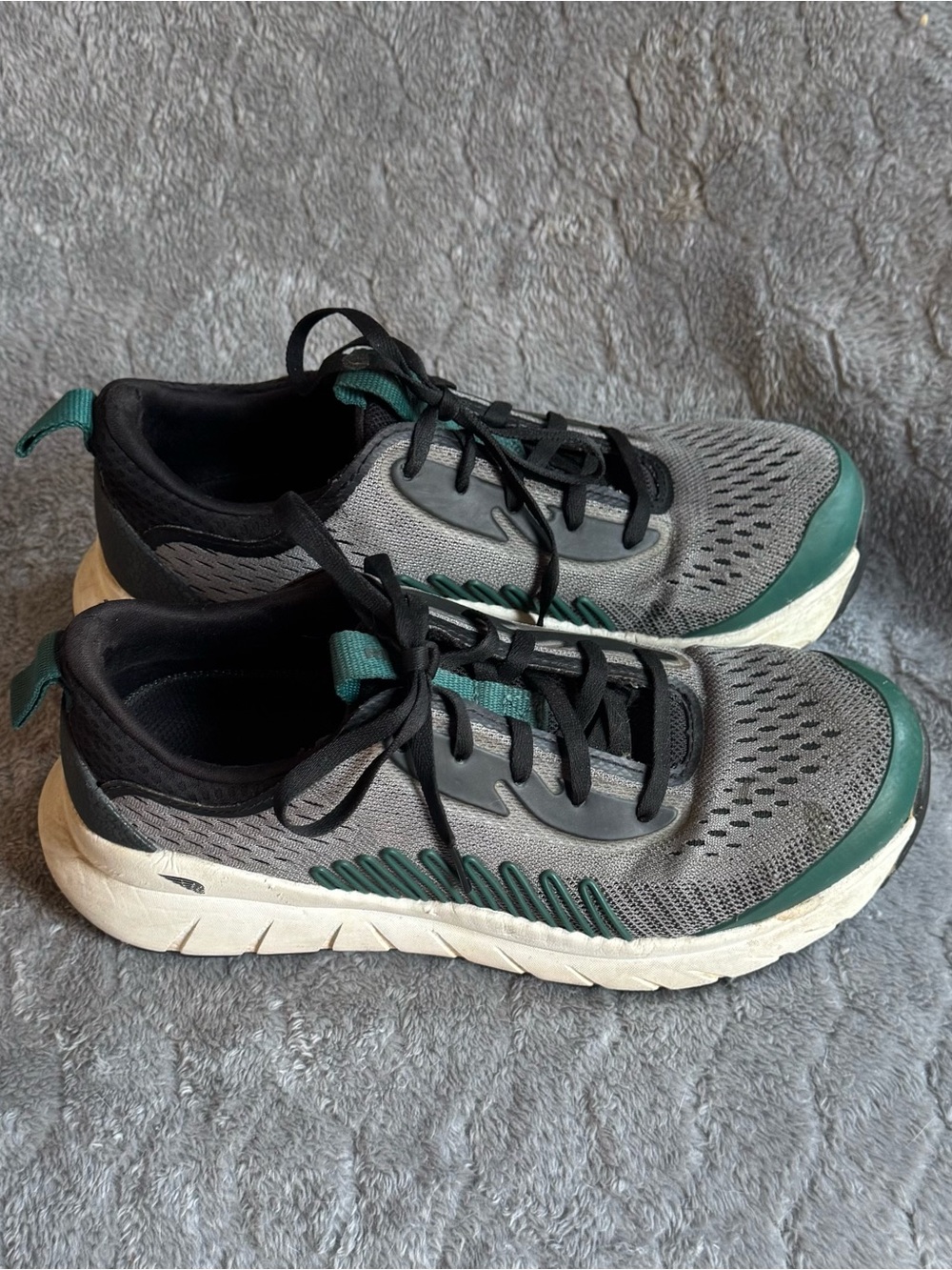 Red Wing women’s athletic safety shoes